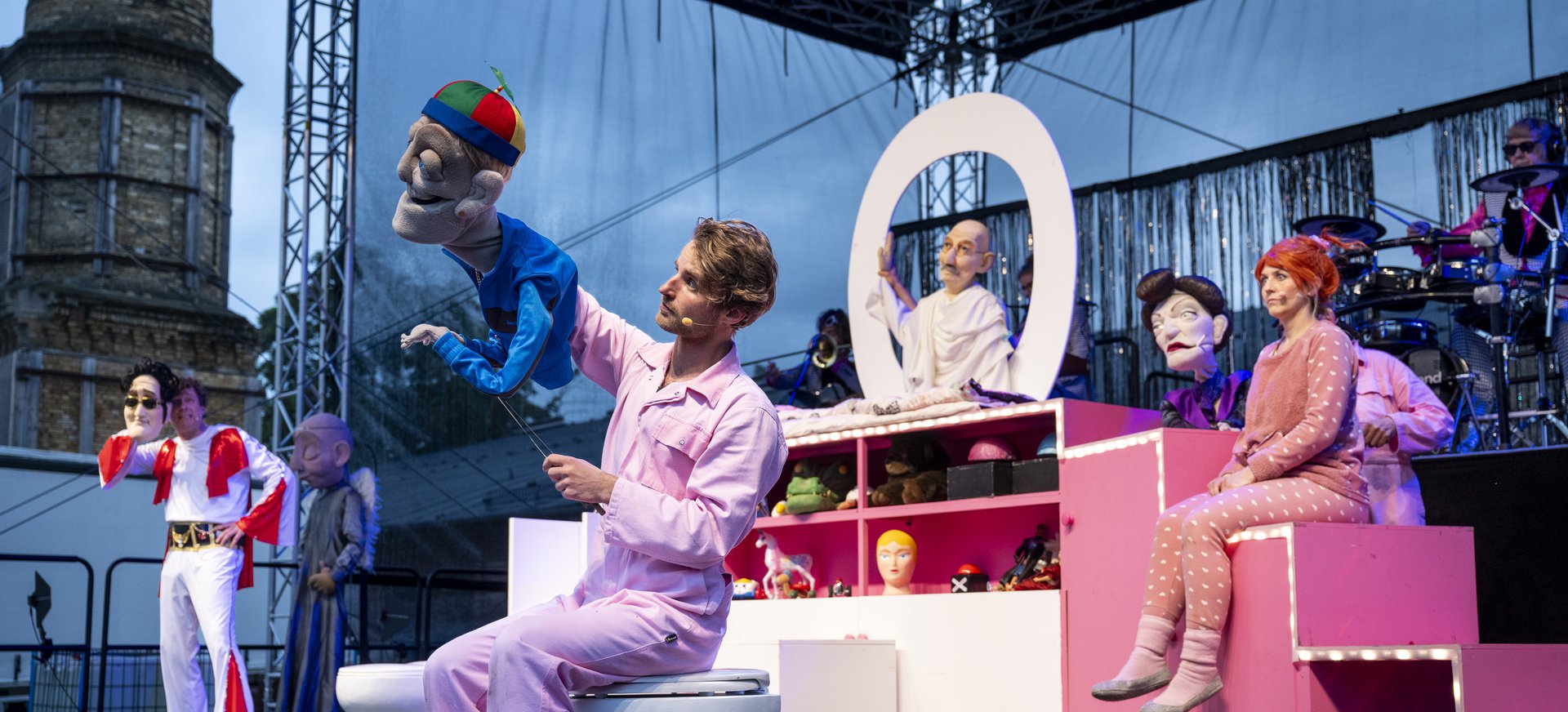 Szene aus »Tod auf dem Thron – Das Klosical«